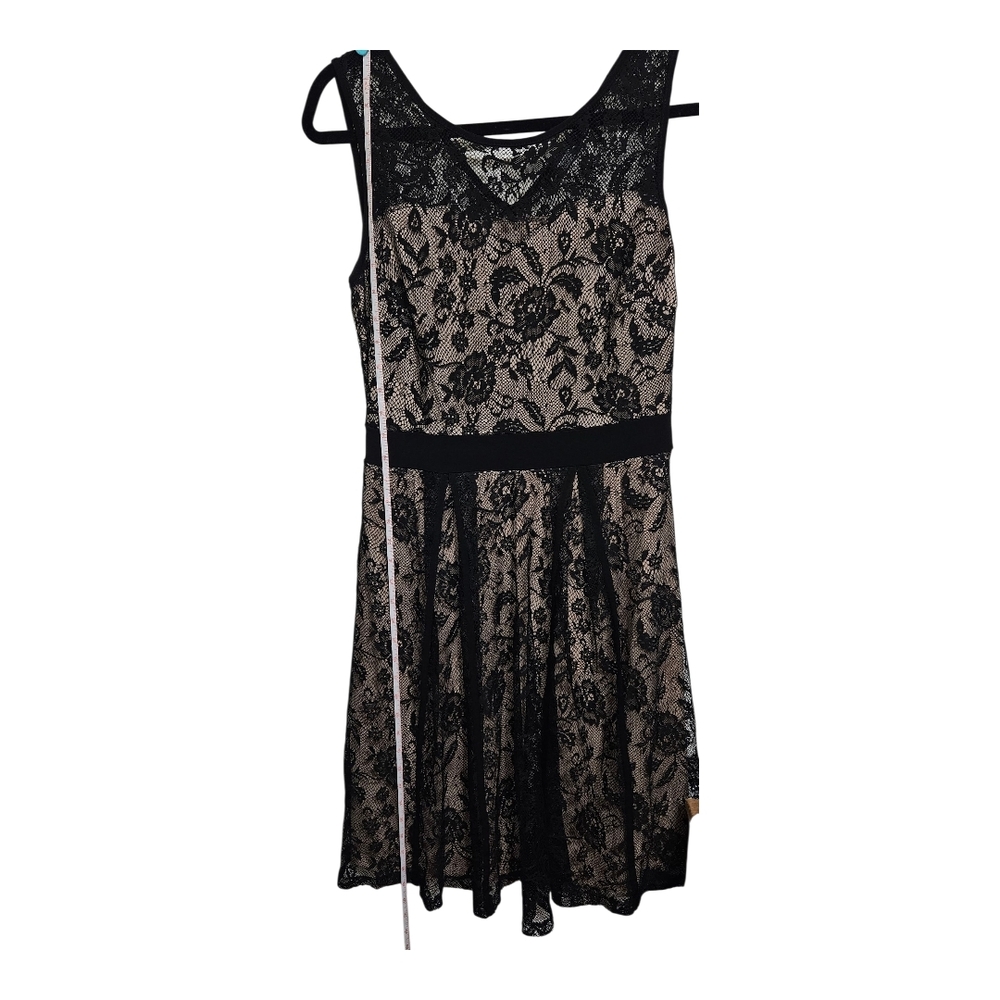 Chic Black Lace Midi Dress - Picture 4 of 5
